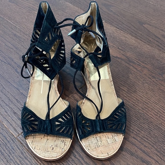 Dolce Vita Black Wedges - Picture 2 of 6